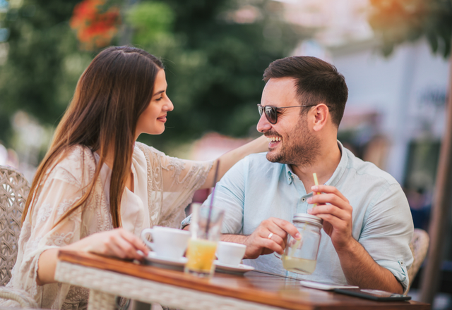 好きなんです…！女性が「恋してる男性にする」4つの言動