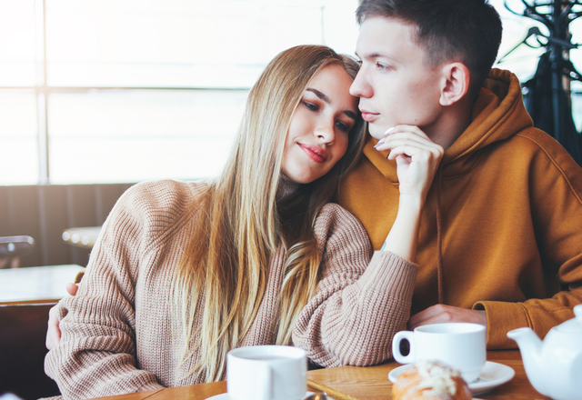 君がいるだけで幸せ！彼が「心から愛する彼女にする言動」とは