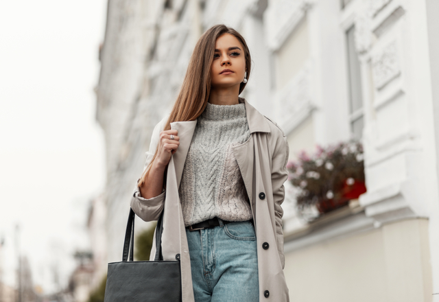 「子どもっぽい」なんて言わせない！魅力溢れる【大人女子】になる方法