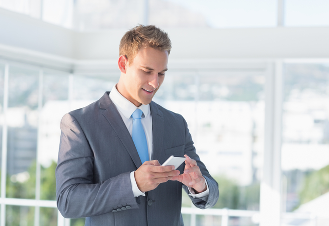 なかなか会えない彼と【関係を進展させちゃうLINE】4選