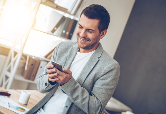 何時間でも話せる！気になる彼を「LINE電話に誘う口実」って？