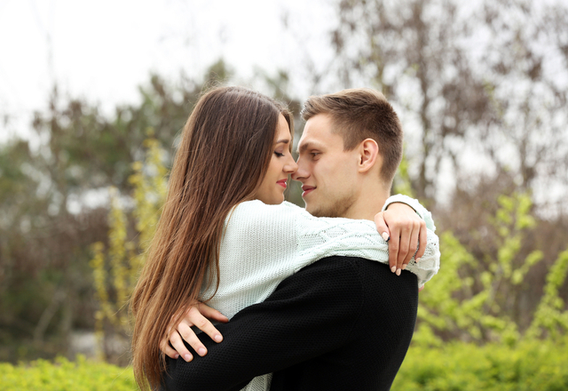 実は脈アリのサイン？女性が「好きな男に言うセリフ」4つ