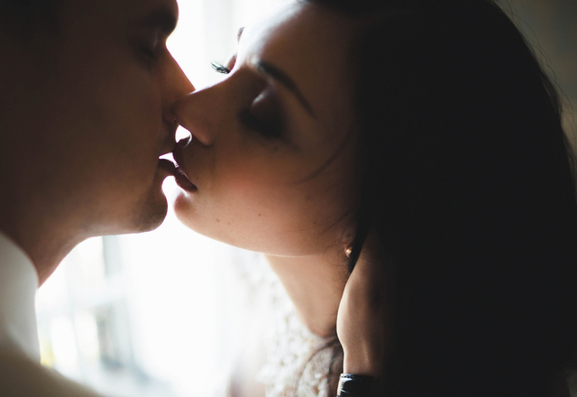 気持ちよすぎて…！女性が「クラクラしちゃうキス」の仕方とは