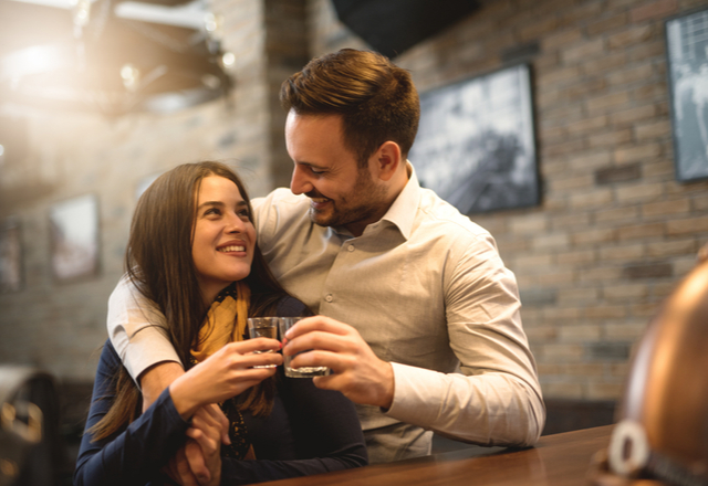 【保存版】コレは使える！女性が恋に落ちる「モテ仕草」8選