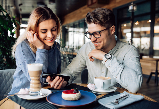 さりげなく、でも丁寧に♡男が「グッとくる」女性の気遣い