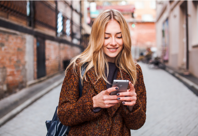 会えなくても寂しくない！彼女と「LINEで仲を深める」4つの方法