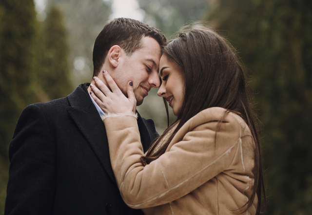 【女性心理】女性が密かに憧れる「男性とのイチャイチャ」4選