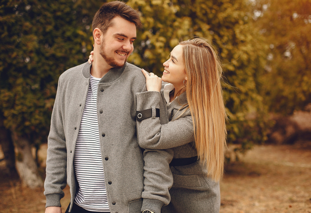 女性が「好きな人の前でついしちゃう言動」4つ