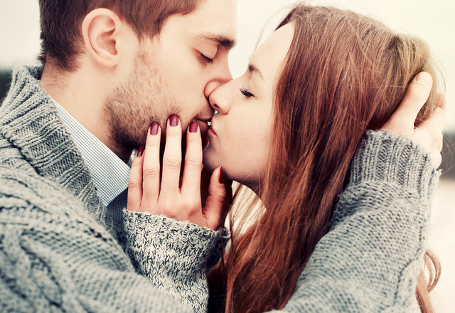 【男性必見】女性が「抱かれたい時」にだけ見せる仕草とは