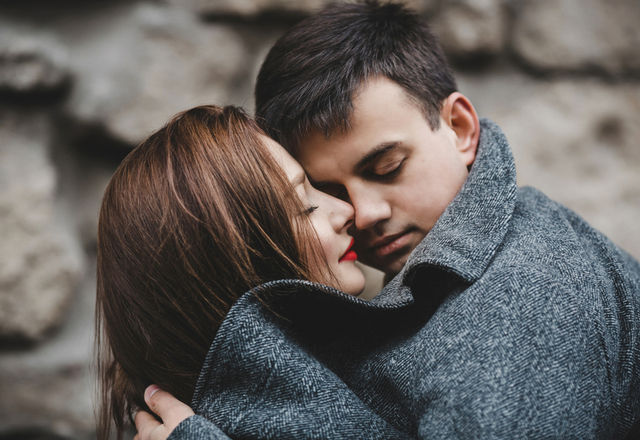 「清潔感」だけじゃない…！女性が【好意を抱く男性】4選