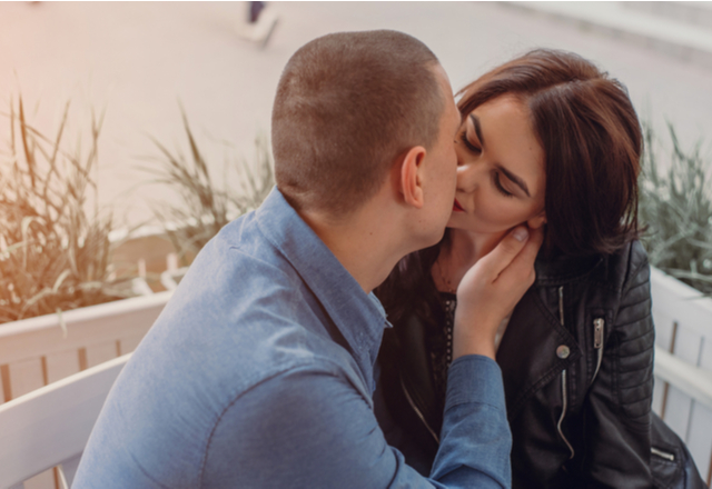 こんなの初めて…♡女性が「興奮しちゃうキス」のやり方