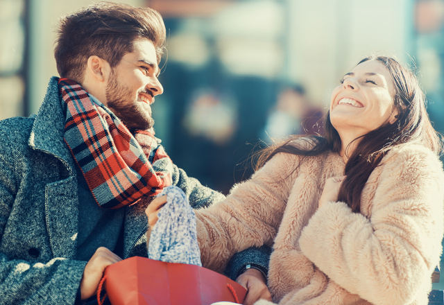 女性がアナタを取り合う？！【愛される男性】になる秘訣とは？