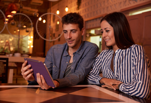 女性が見せている「デートに誘ってアピール」とは？