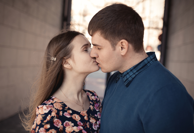 今日ずっと一緒に居よう？女性が見せる「誘ってOKサイン」