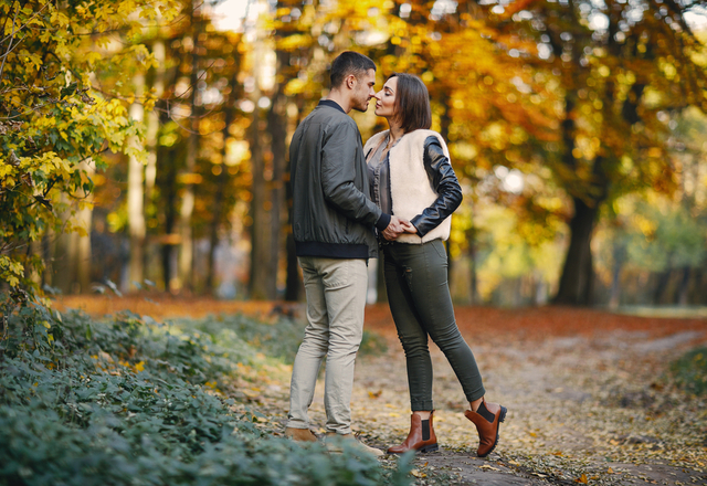 見逃さないで！女性がコッソリ見せる「誘ってOKサイン」とは