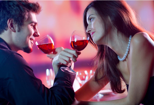 色気スゴイね♡男性が見惚れる「セクシー仕草」って？