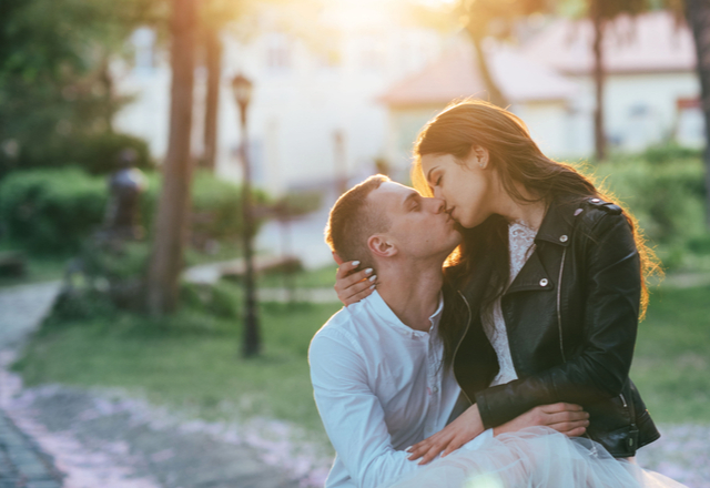 色気が漂ってる…女性が「セクシーに感じる男性」の共通点