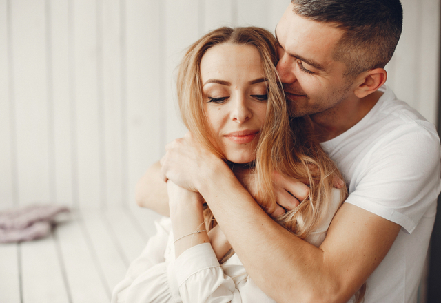 暑くなってきちゃったな…女性を「ムラッとさせる方法」4選