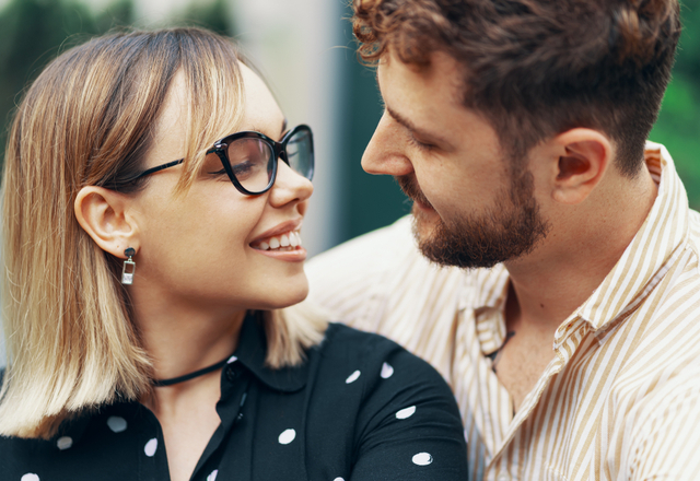 ムラムラ発動中！女性が「ムラっとしたときにするサイン」4つ