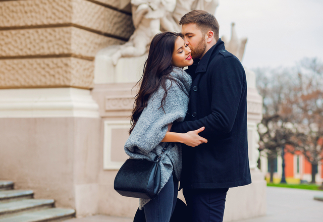 今すぐこっち来て♡男性が思わず「抱きしめたくなる瞬間」っていつ？