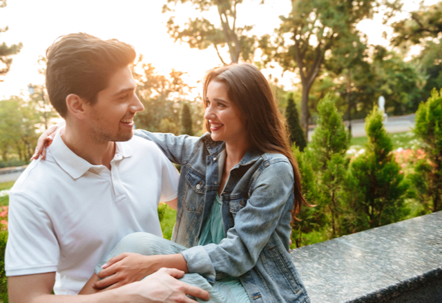 幸せすぎる…♡彼女が満たされていく「ハグ中の仕草」4つ