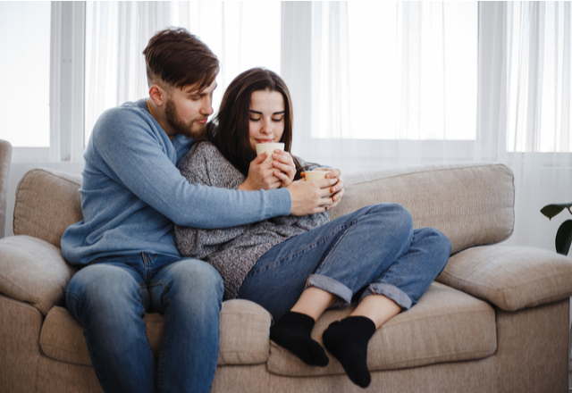 彼のサインを見逃すな！男性が「甘えたい時に出すサイン」って？