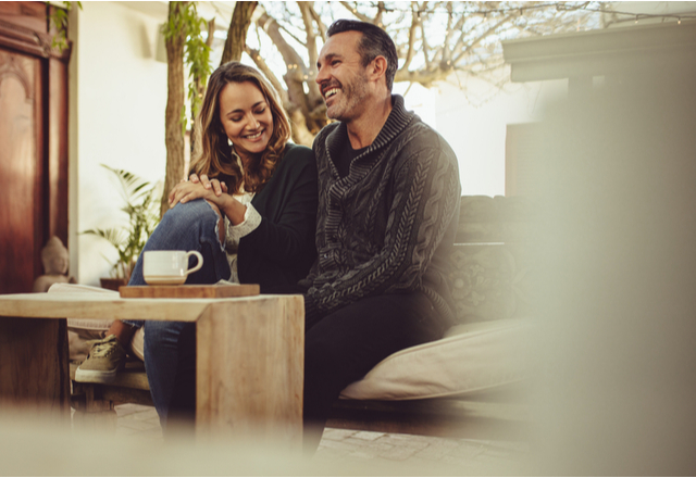 好きすぎてどうにかなりそう！彼に「ガチ惚れな女性」の特徴4つ