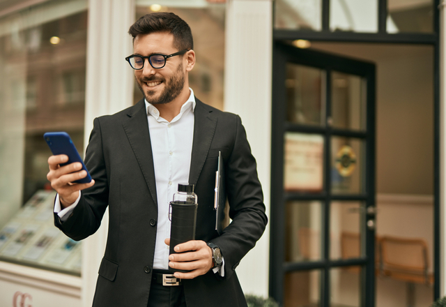 もう他には何もいらない…♡男性が【ベタ惚れな女性に送るLINE】の特徴