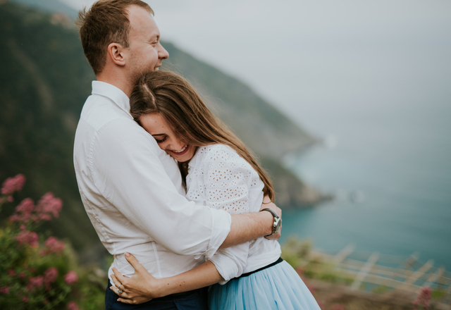 プレゼントより断然いい！女性が「彼にしてほしい」4つのこと