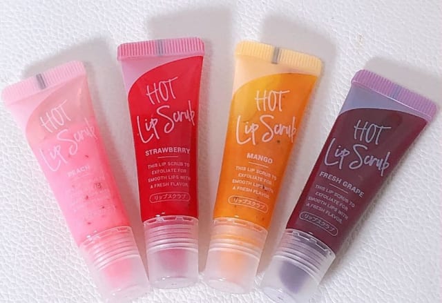 もう使ってみた？【ダイソー】でめちゃめちゃ使えるって噂の「コスメ名鑑」