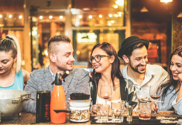 コレすぐに試して！女性がときめく「ボディタッチ」の方法って？