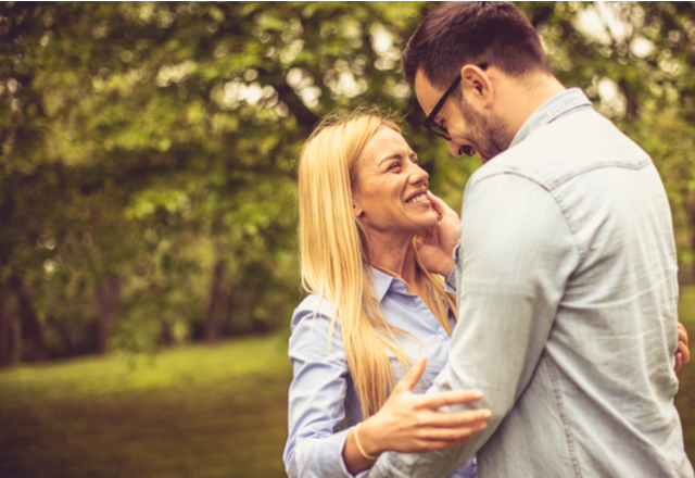 なんかカラダが変…♡女性を【ムラっとさせるハグテク】4つ