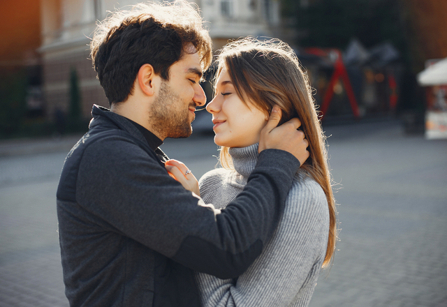 ねぇ、まだ…？彼女をムラっとさせる「焦らしキス」の仕方って？