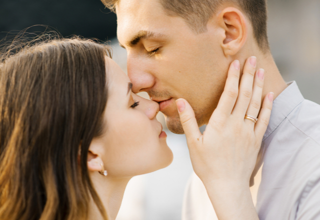 理性が吹っ飛んだ…彼を骨抜きにする「とろける大人キス」4選