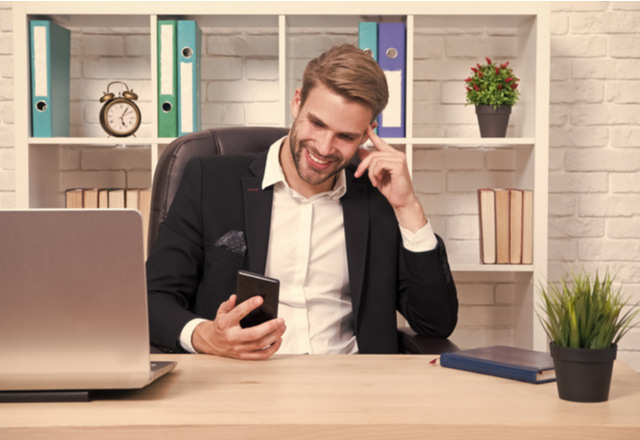 もう好きかも…男性に恋心芽生える「あざとめLINEテク」とは？