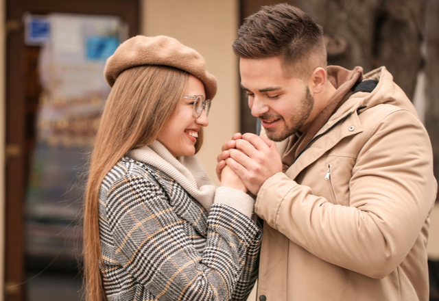 嬉しくないわけない！女性がされたら感動する「紳士な対応」とは