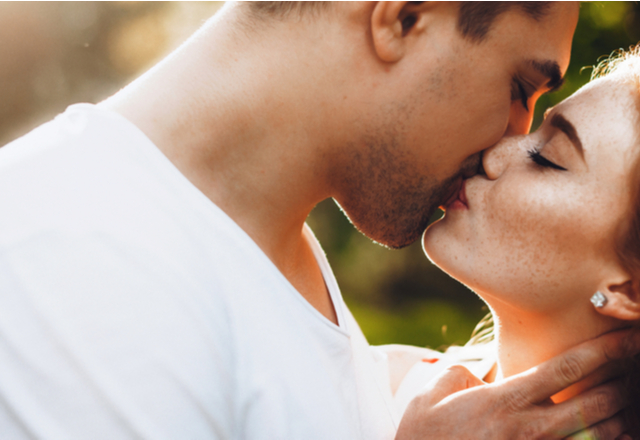 君からしてくれるの待ってます♡女性がされたい「キスのタイミング」