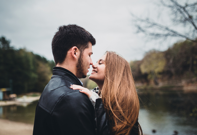 カラダがうずいちゃう…♡女性をムラっとさせる方法～ハグ編～