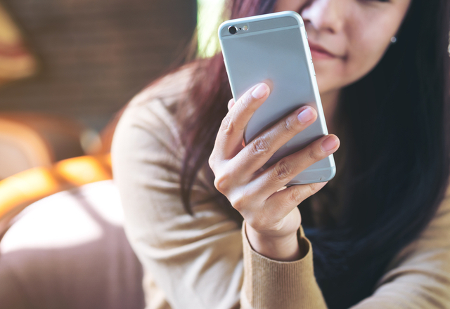 通知を心待ちにしてる♡女性の心を躍らせる「LINEテク」4選