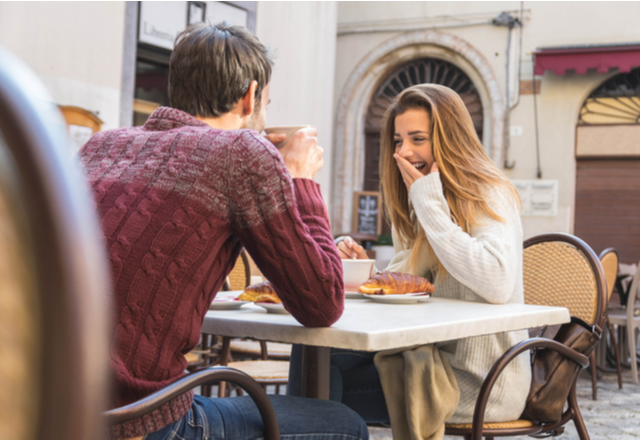 ずっと前から君が好き♡男性が密かに送っている「大好きサイン」4選