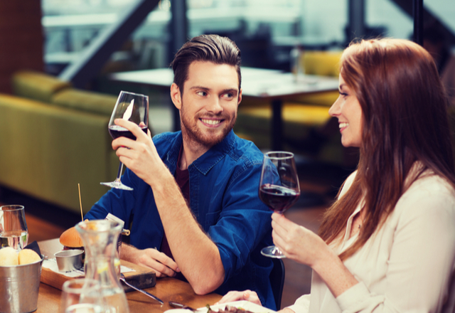 【飲み会編】フツメンとはここが違う！女が惚れる「モテ男の特徴」4選