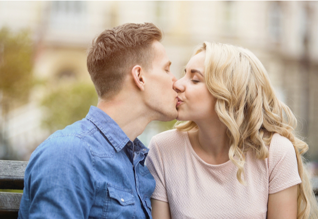 この雰囲気って…♡女性が「キスしたくなるシチュエーション」とは