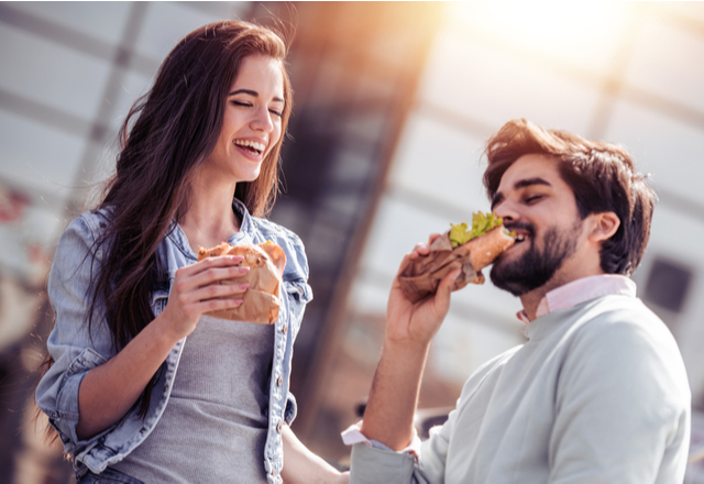 こんな出会いを求めてます♡【女性がキュンとしちゃう男性の特徴】カフェ編