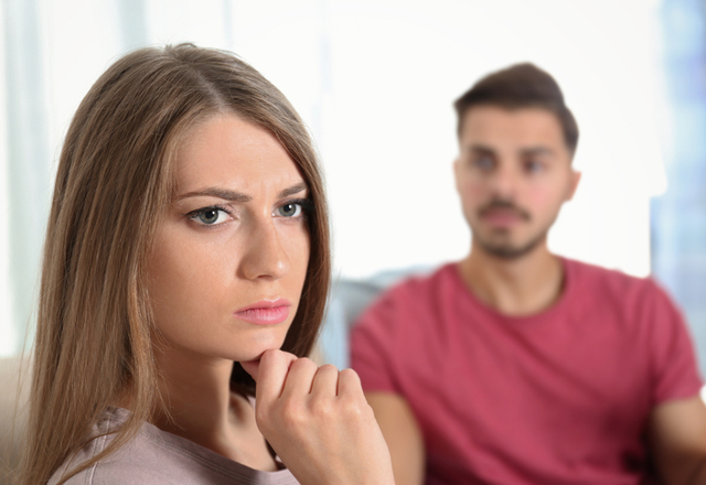 ちょっと距離置きたい…。女性にストレスを与える【過干渉なオトコ】の特徴