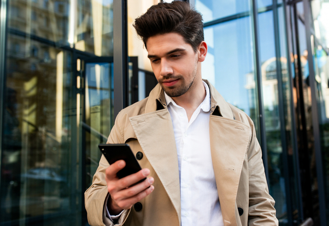 【マンネリ夫婦必見】夫が惚れ直す「妻からのLINE」とは