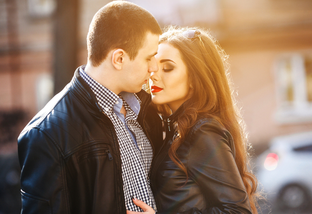 もっと触れて…。女性をムラっとさせる「ボディータッチ」とは