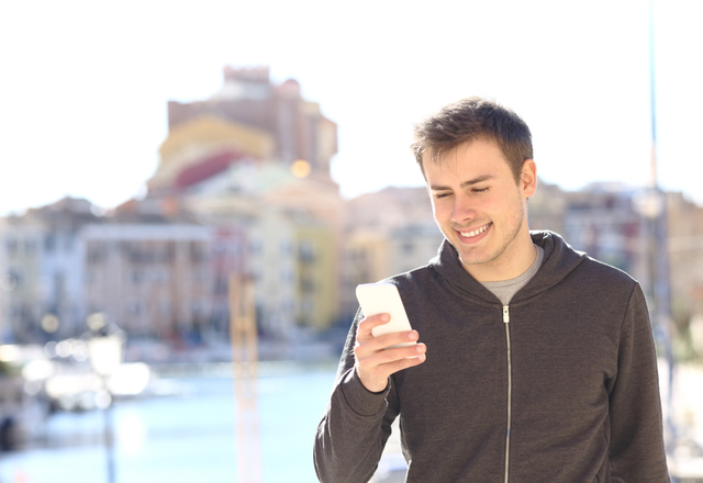 抱きしめたいな…♡男性がにやける【会いたいよLINE】の送り方