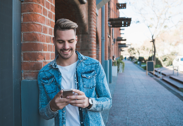 意識してなかったのに…？！意中の彼の「恋愛対象に入るLINE」