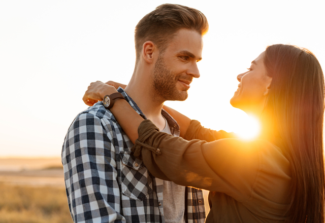 甘えたいな…♡女性の「イチャイチャ心に火をつける」スキンシップとは…？