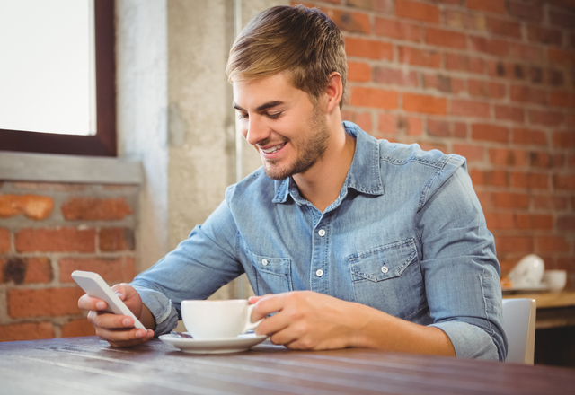 優しすぎ…♡男性が「休みの日にもらうと嬉しくなるLINE」4つ